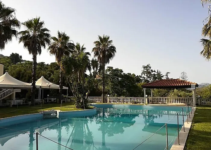 Felici Park Guest house *